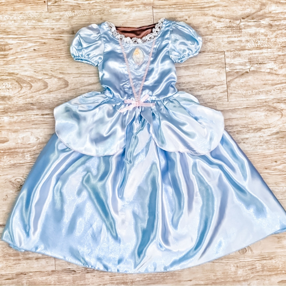 New REVERSIBLE Disney Cinderella Dress - Picture 12 of 12